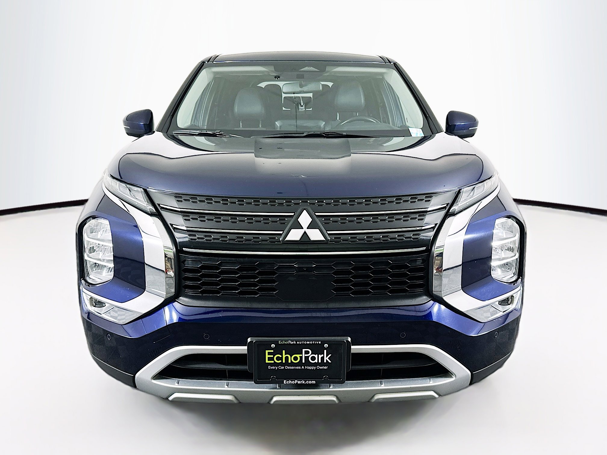 Used 2024 Mitsubishi Outlander SE image 2