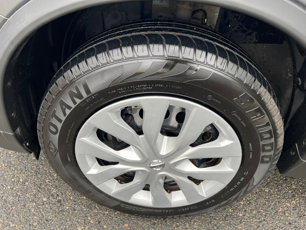 Used 2018 Nissan Rogue S image 27