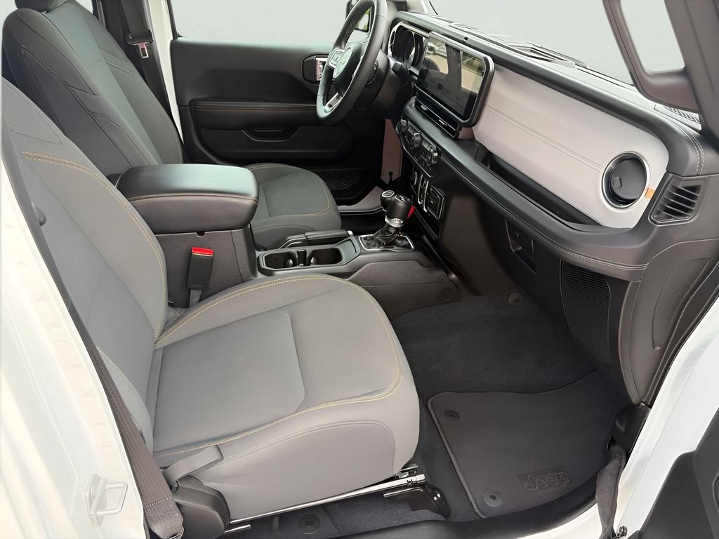 Used 2026 Jeep Wrangler Unlimited Sahara AWD/4WD image 19