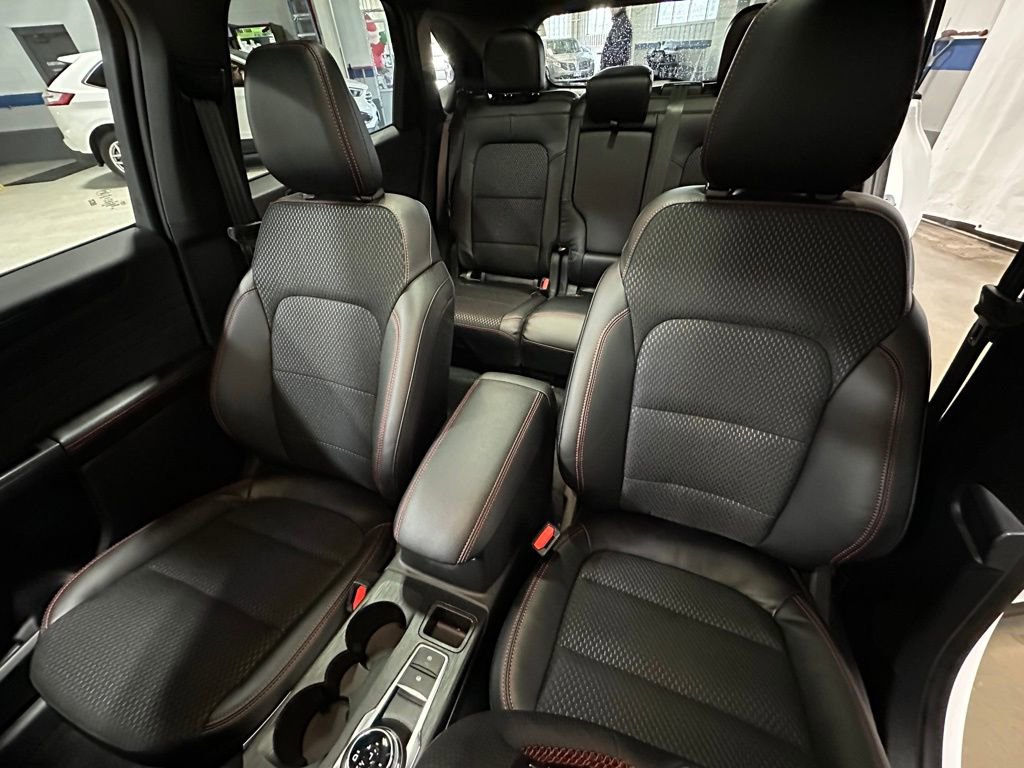 New 2025 Ford Escape ST-Line Select w/ Tech Pack #2 AWD/4WD image 21