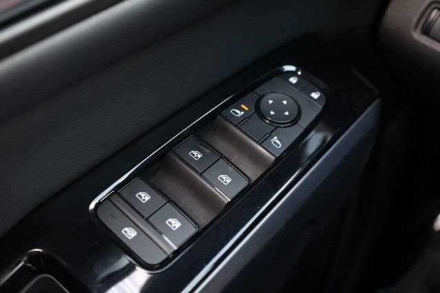 Certified 2025 Nissan Pathfinder SL w/ SL Premium Package FWD image 21