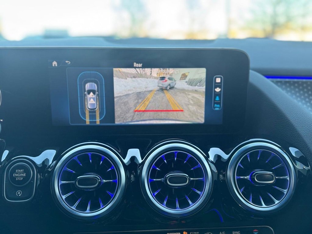 Used 2025 Mercedes-Benz GLA 250 4MATIC w/ Exclusive Package image 14