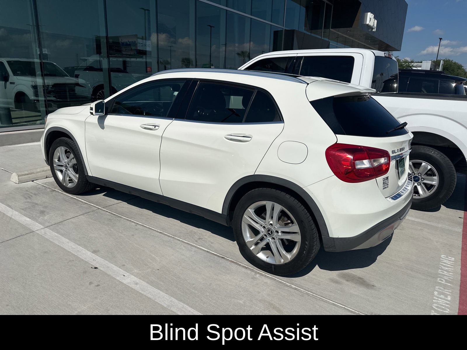 Used 2018 Mercedes-Benz GLA 250 4MATIC image 10