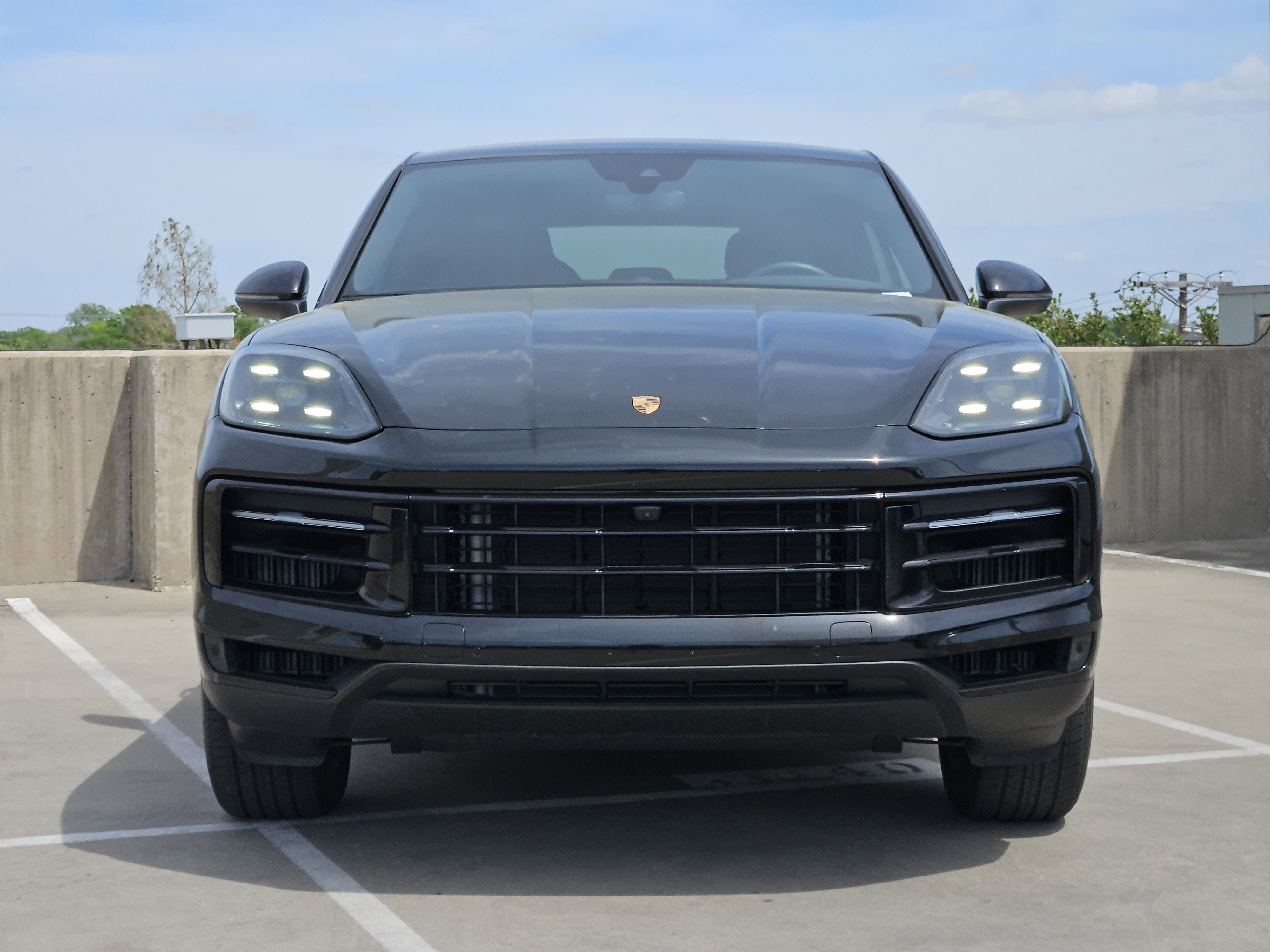 Certified 2025 Porsche Cayenne Coupe image 11