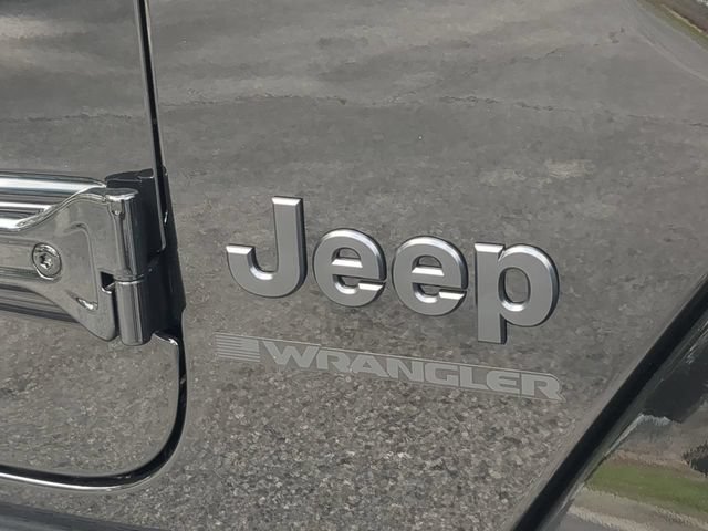 New 2026 Jeep Wrangler Unlimited Sahara AWD/4WD image 13