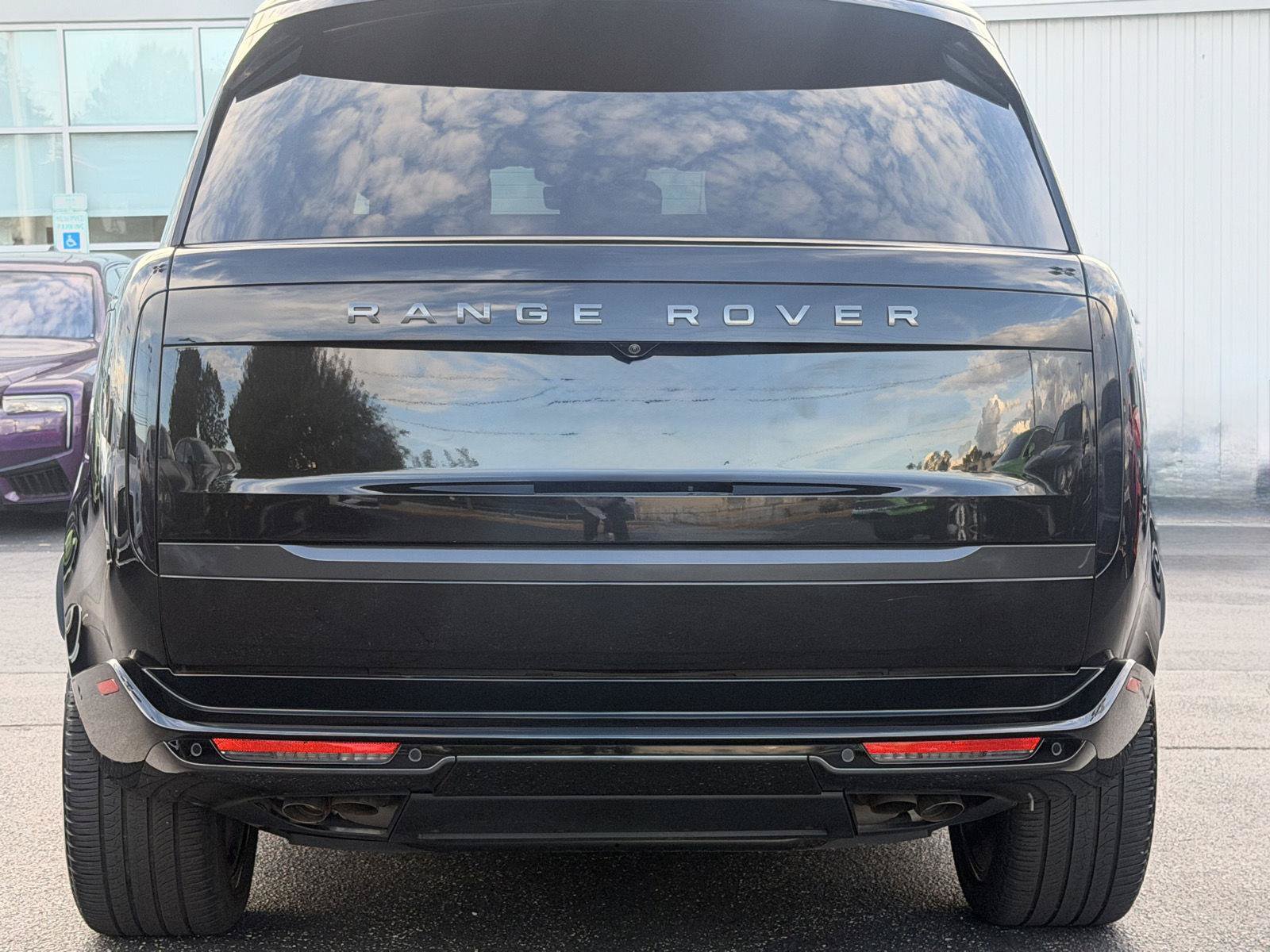 Used 2024 Land Rover Range Rover Long Wheelbase Autobiography AWD/4WD image 25