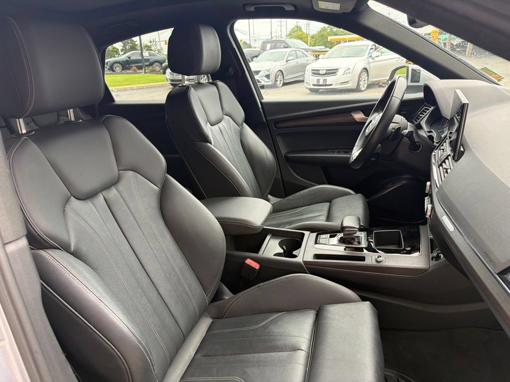 Used 2023 Audi Q5 2.0T Premium w/ Convenience Package AWD/4WD image 28