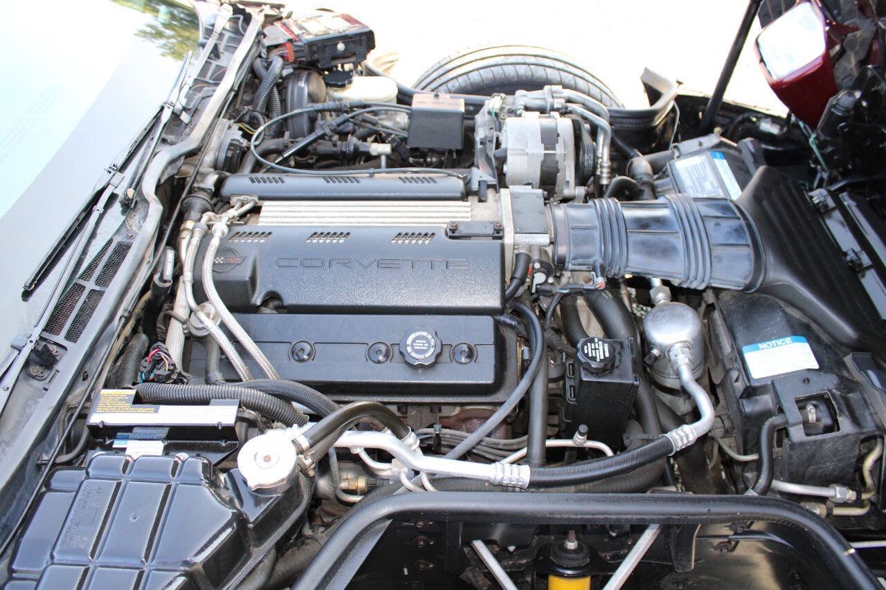 Used 1993 Chevrolet Corvette Coupe RWD image 23