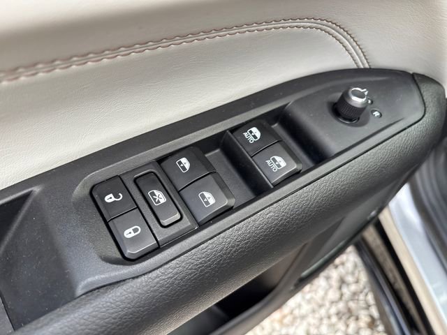 Used 2022 Jeep Compass Limited w/ Elite Group image 17