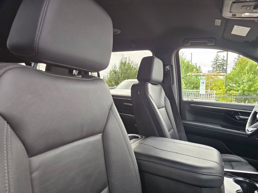 Used 2025 Chevrolet Suburban Z71 AWD/4WD image 11