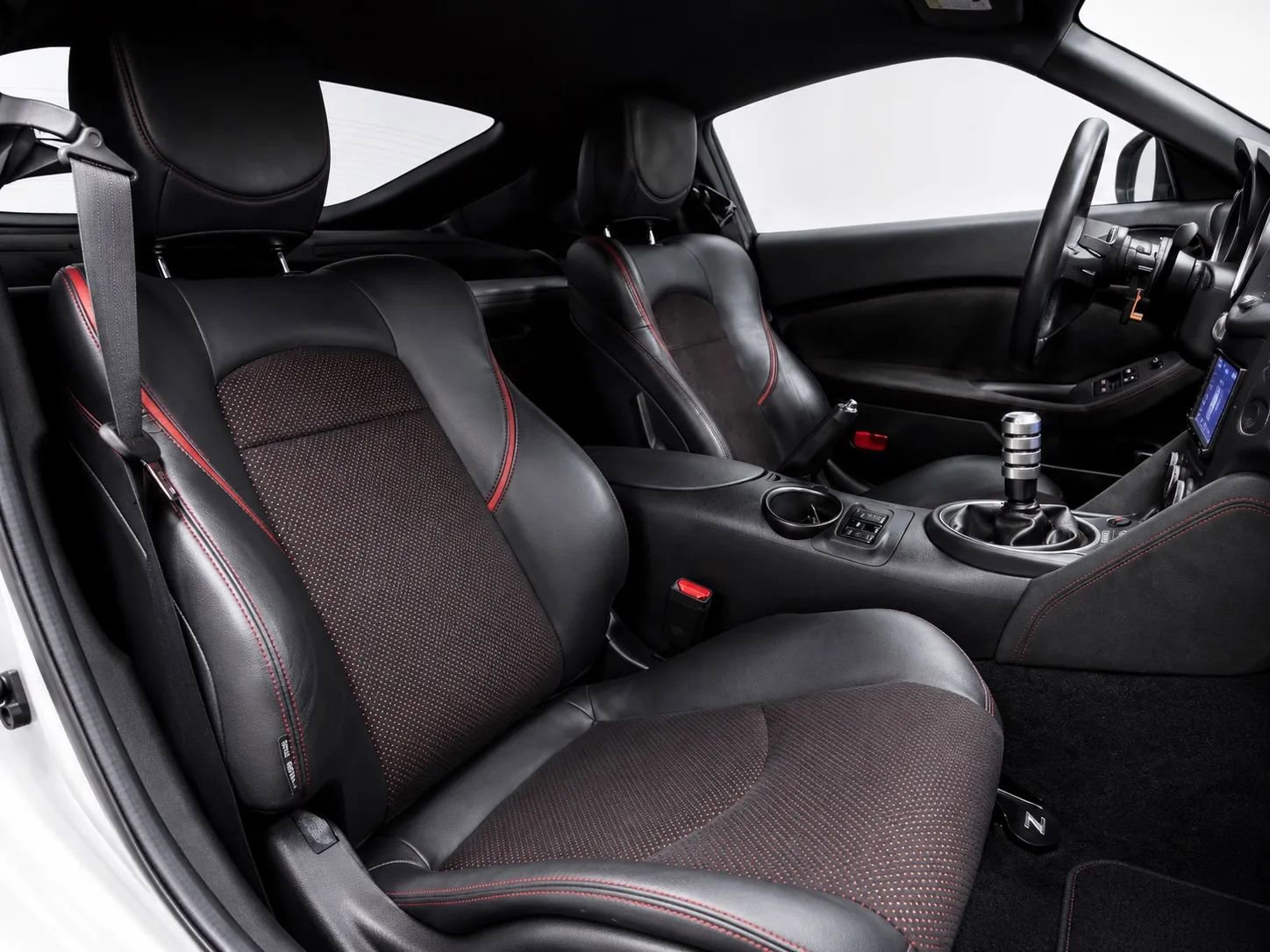 Used 2020 Nissan 370Z Coupe RWD image 14