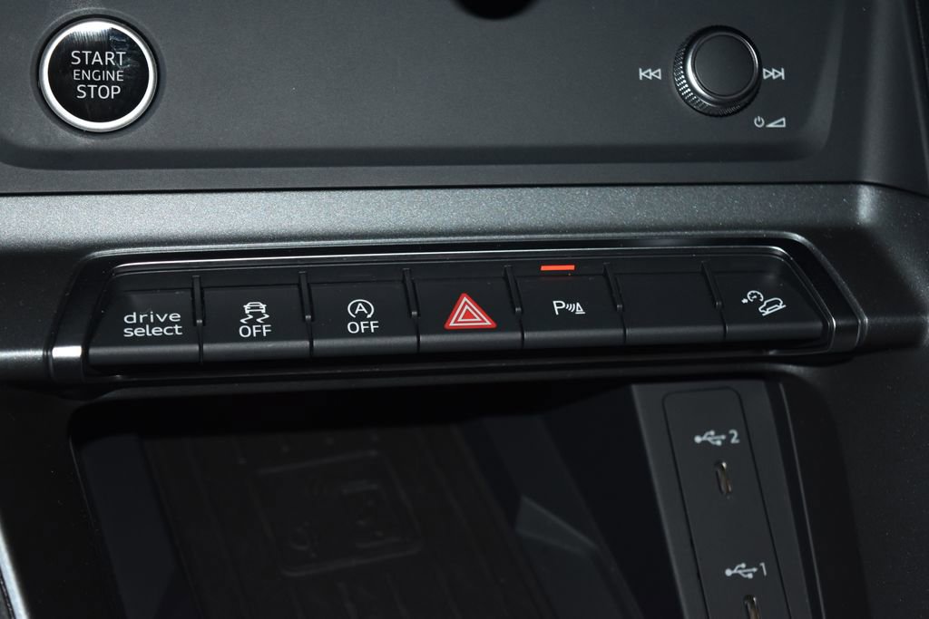 Certified 2025 Audi Q3 2.0T Premium w/ Convenience Package image 14