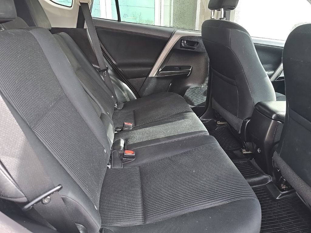 Used 2017 Toyota RAV4 LE image 19