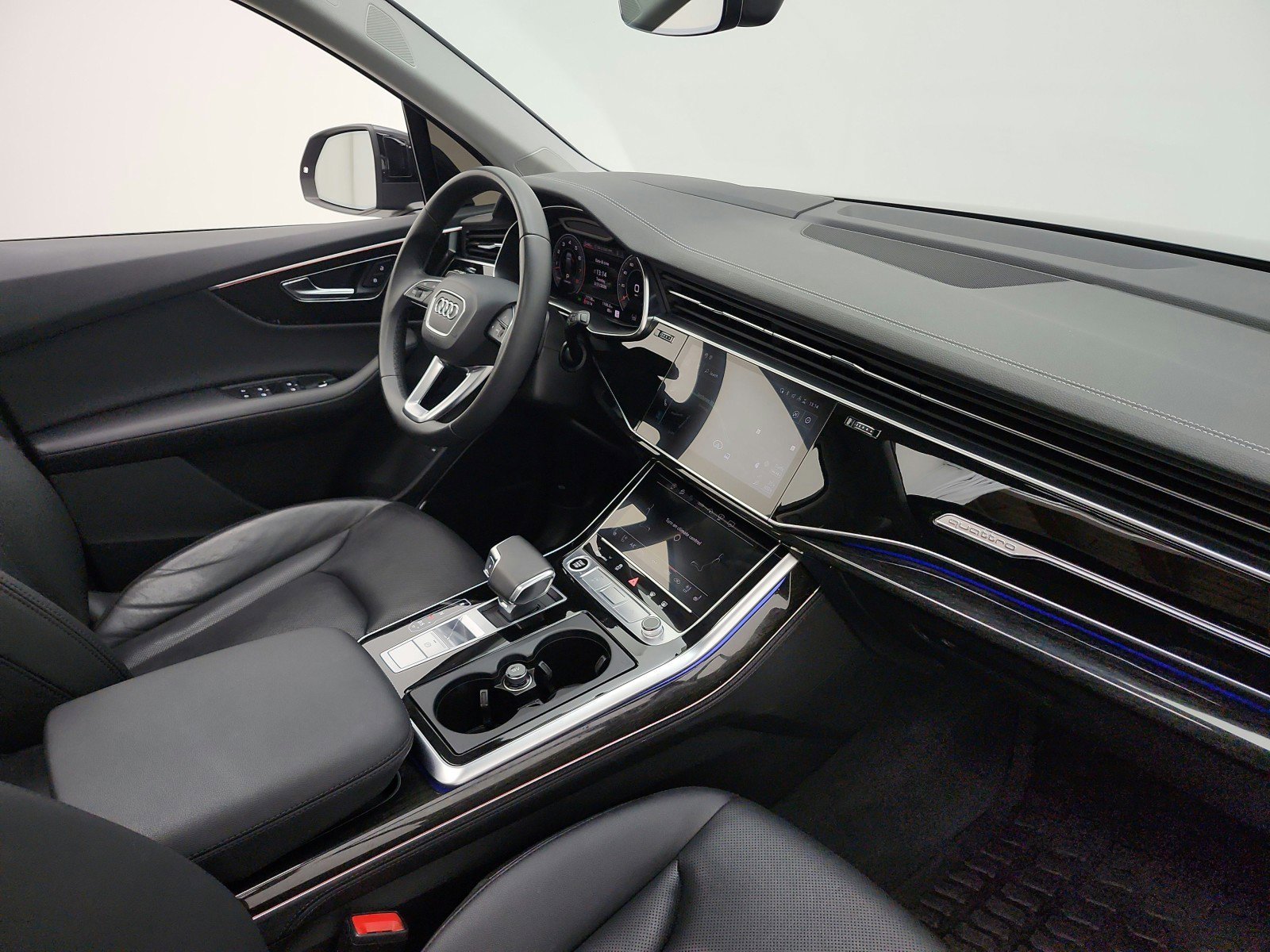 Used 2023 Audi Q7 3.0T Prestige w/ Prestige Package image 24