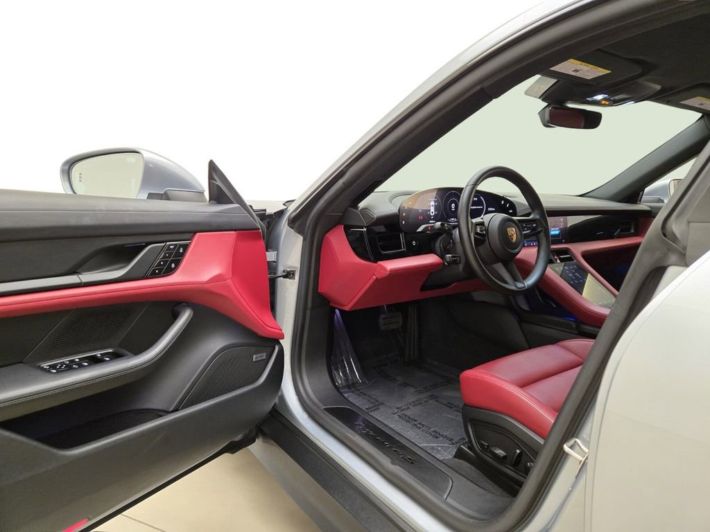 Used 2021 Porsche Taycan 4S w/ Premium Package image 15