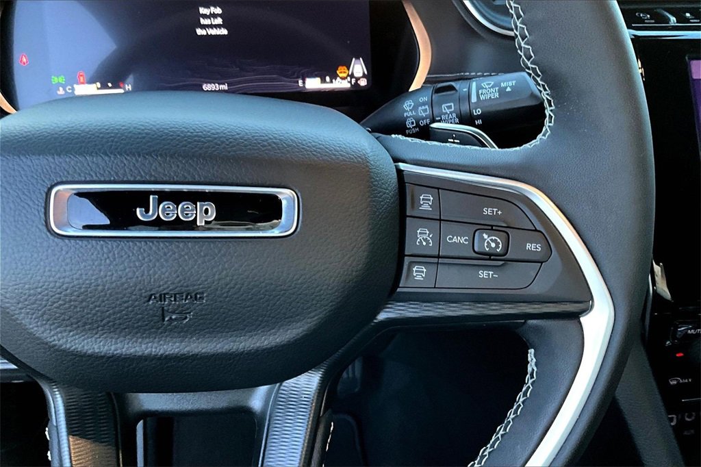 Used 2025 Jeep Grand Cherokee L Altitude image 19