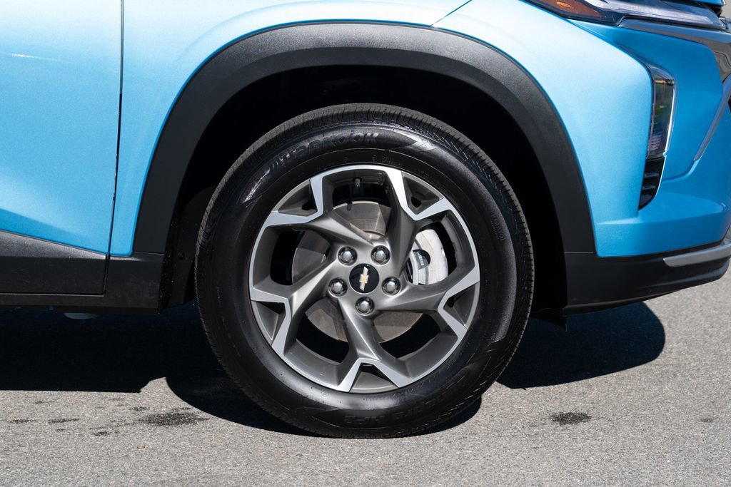 Used 2026 Chevrolet Trax LT w/ LT Convenience Package FWD image 11