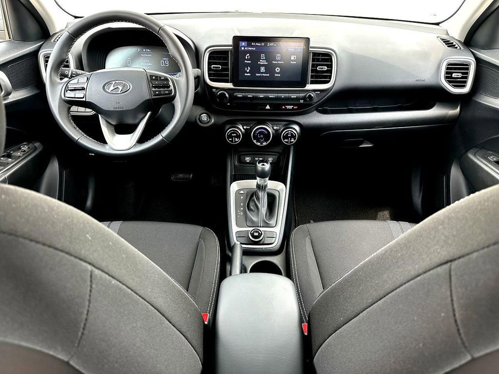 Used 2024 Hyundai Venue SEL FWD image 31