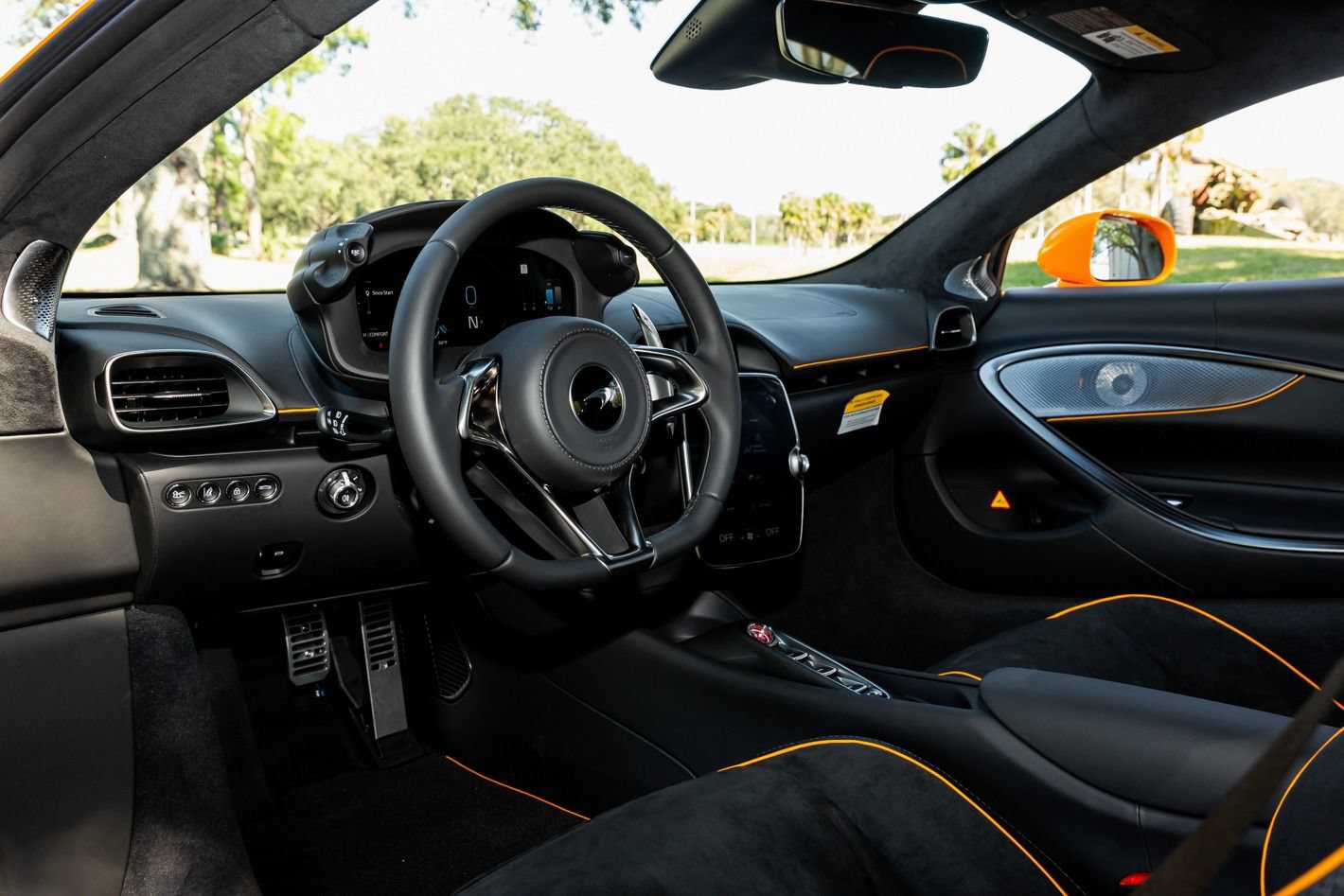 Used 2024 McLaren Artura RWD image 60