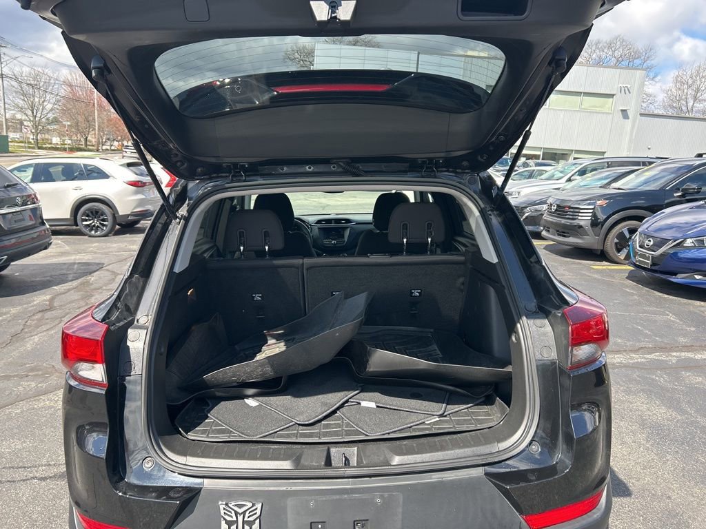 Used 2022 Chevrolet TrailBlazer LT w/ LPO, Blackout Package AWD/4WD image 27