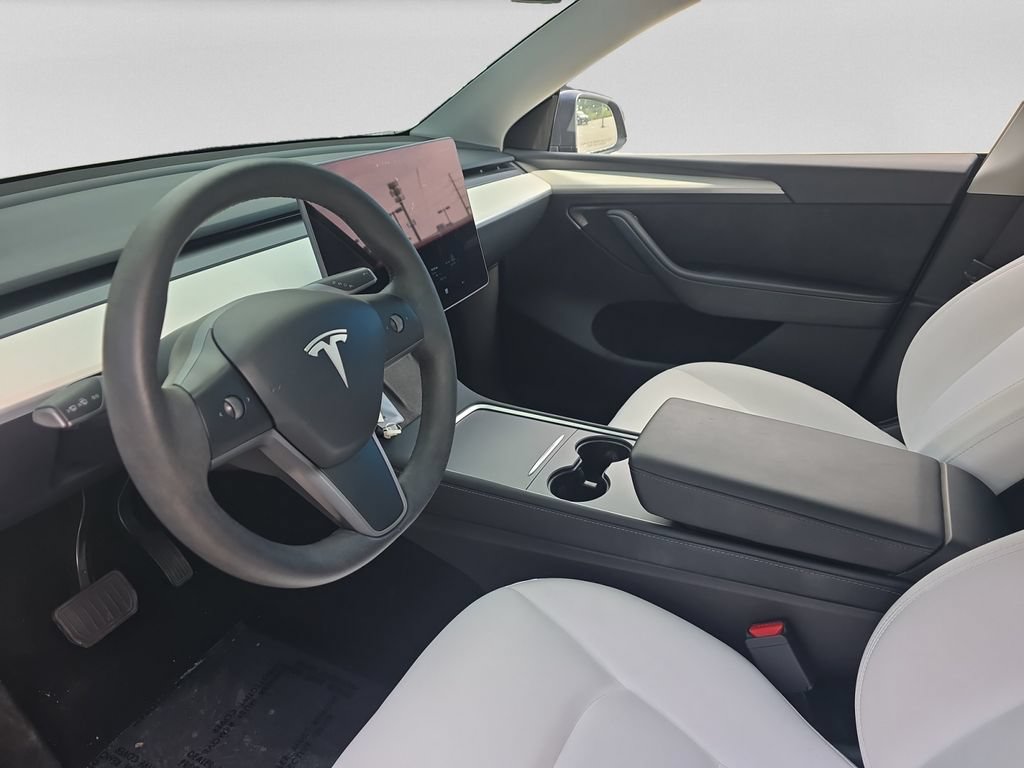 Used 2023 Tesla Model Y Long Range AWD/4WD image 29