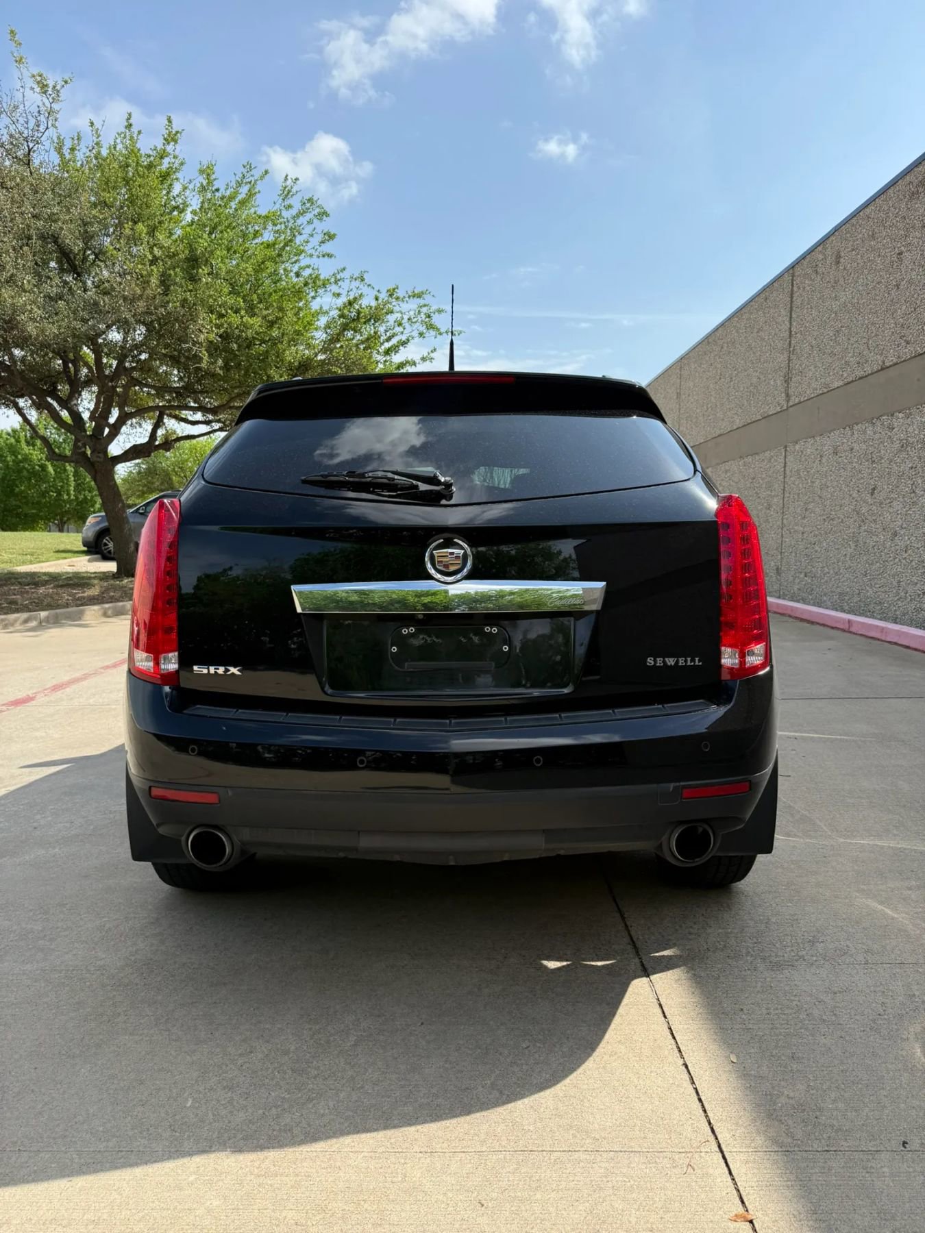 Used 2011 Cadillac SRX Luxury FWD image 4