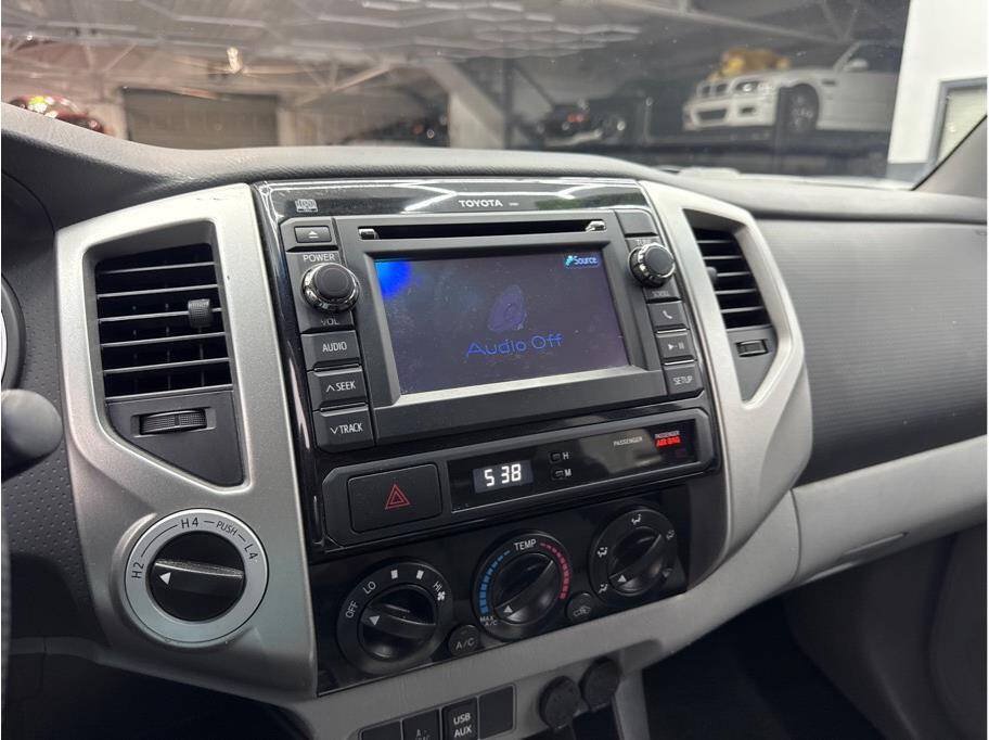 Used 2013 Toyota Tacoma 4x4 Double Cab w/ TRD Off-Road Pkg image 13
