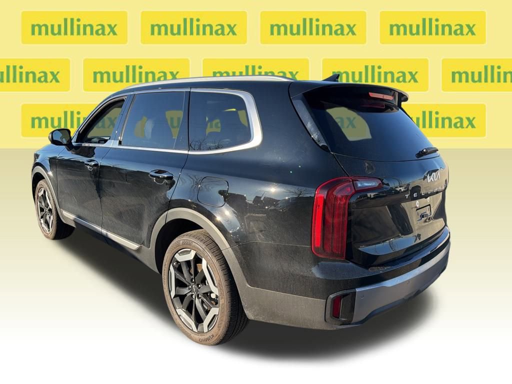 Used 2025 Kia Telluride S image 6