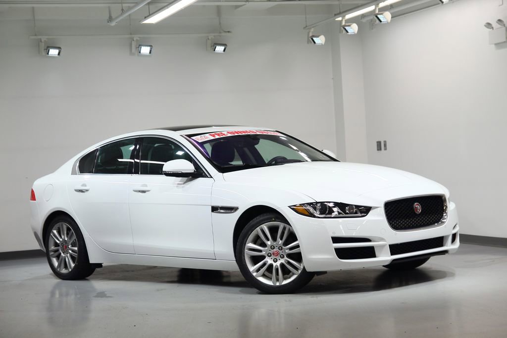 Used 2019 Jaguar XE Prestige image 7