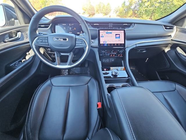 Used 2025 Jeep Grand Cherokee Limited image 14