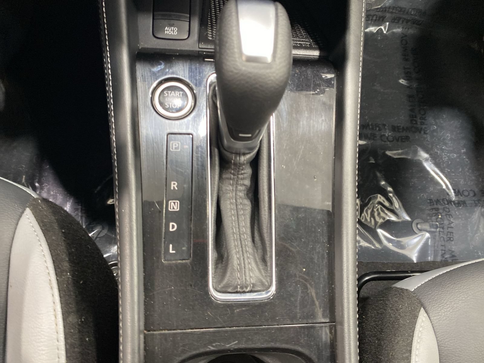 Used 2023 Nissan Kicks SR w/ SR Premium Package FWD image 19