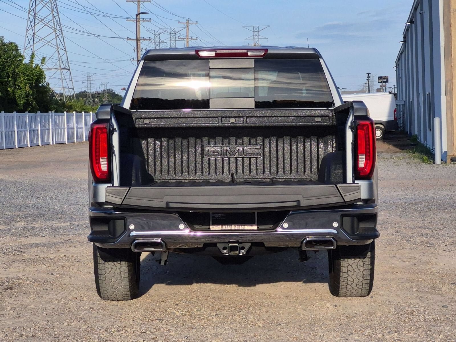 New 2026 GMC Sierra 1500 SLT AWD/4WD image 4
