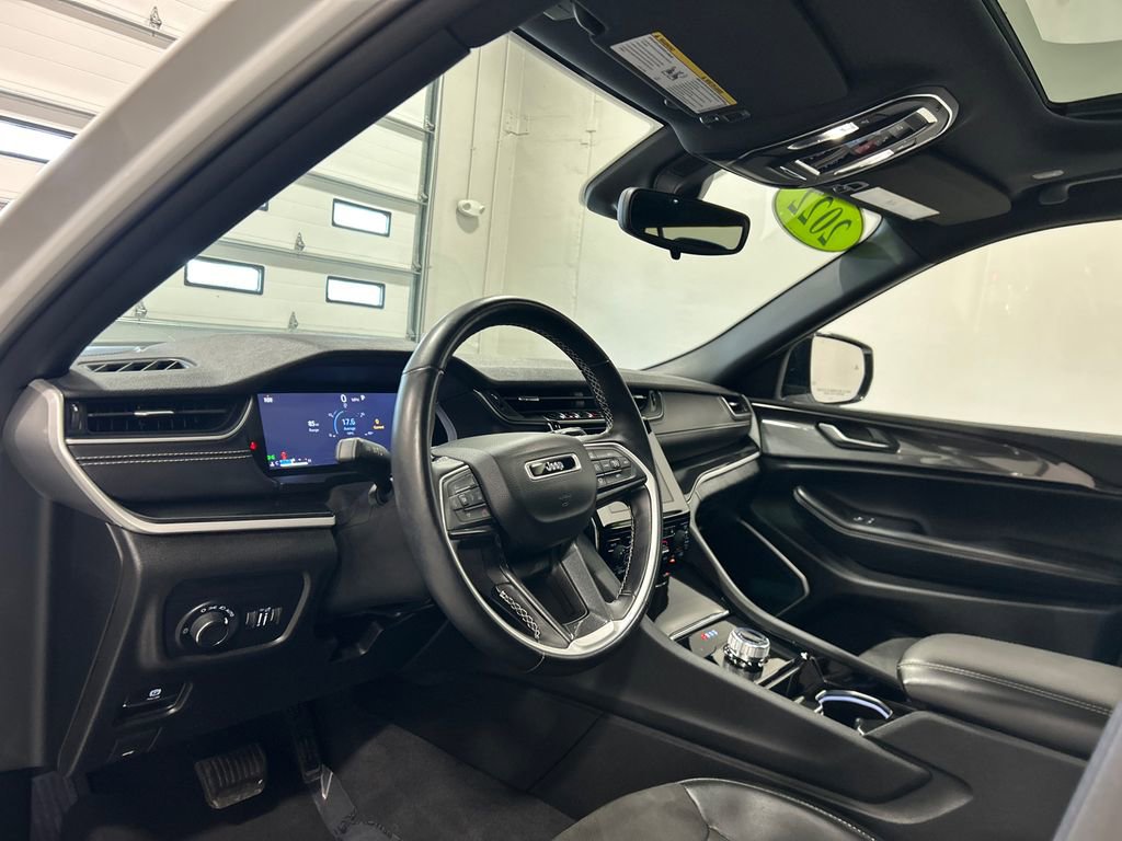Used 2022 Jeep Grand Cherokee L Laredo AWD/4WD image 18