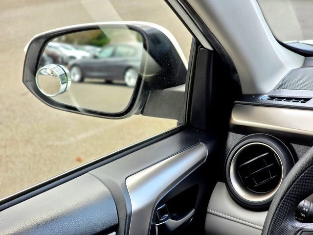 Used 2015 Toyota RAV4 XLE AWD/4WD image 15