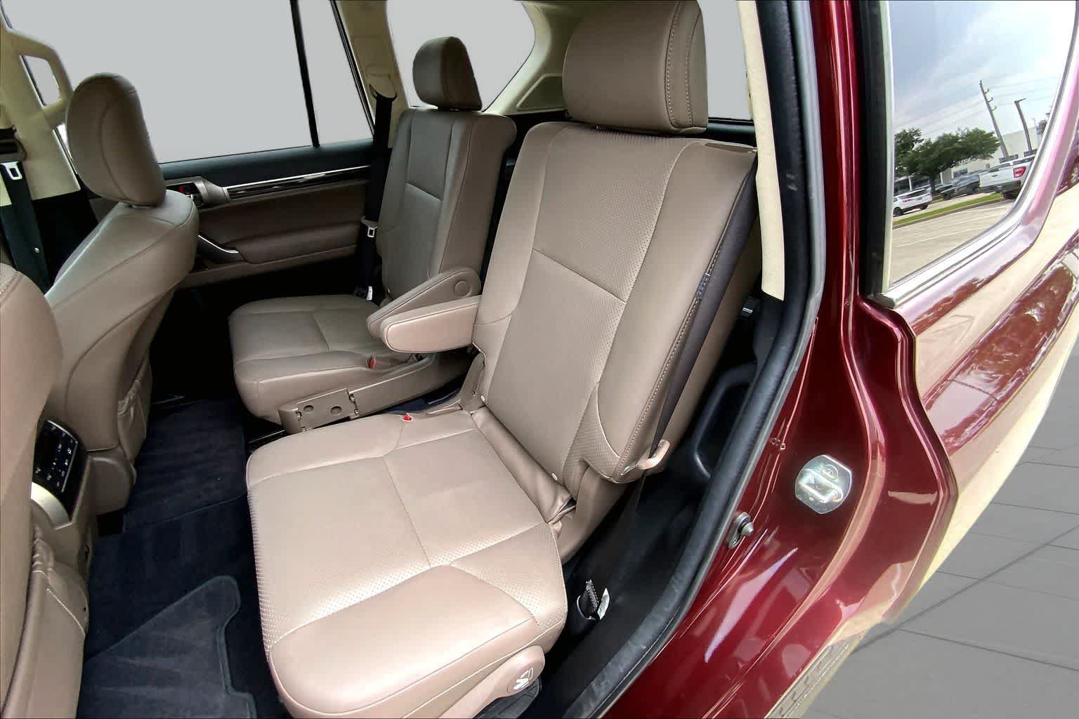 Used 2022 Lexus GX 460 Luxury w/ Sport Design Package AWD/4WD image 21