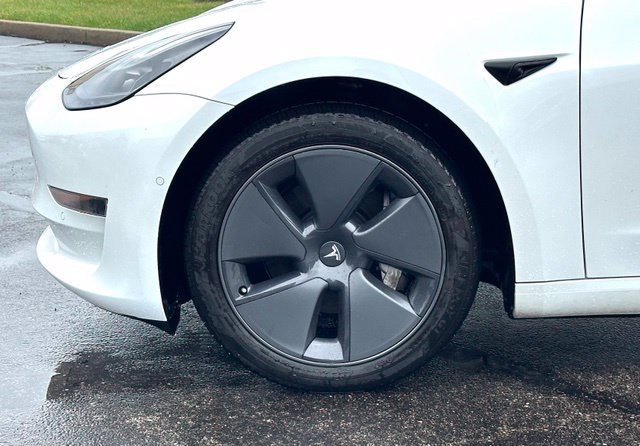 Used 2022 Tesla Model 3 Long Range AWD/4WD image 6