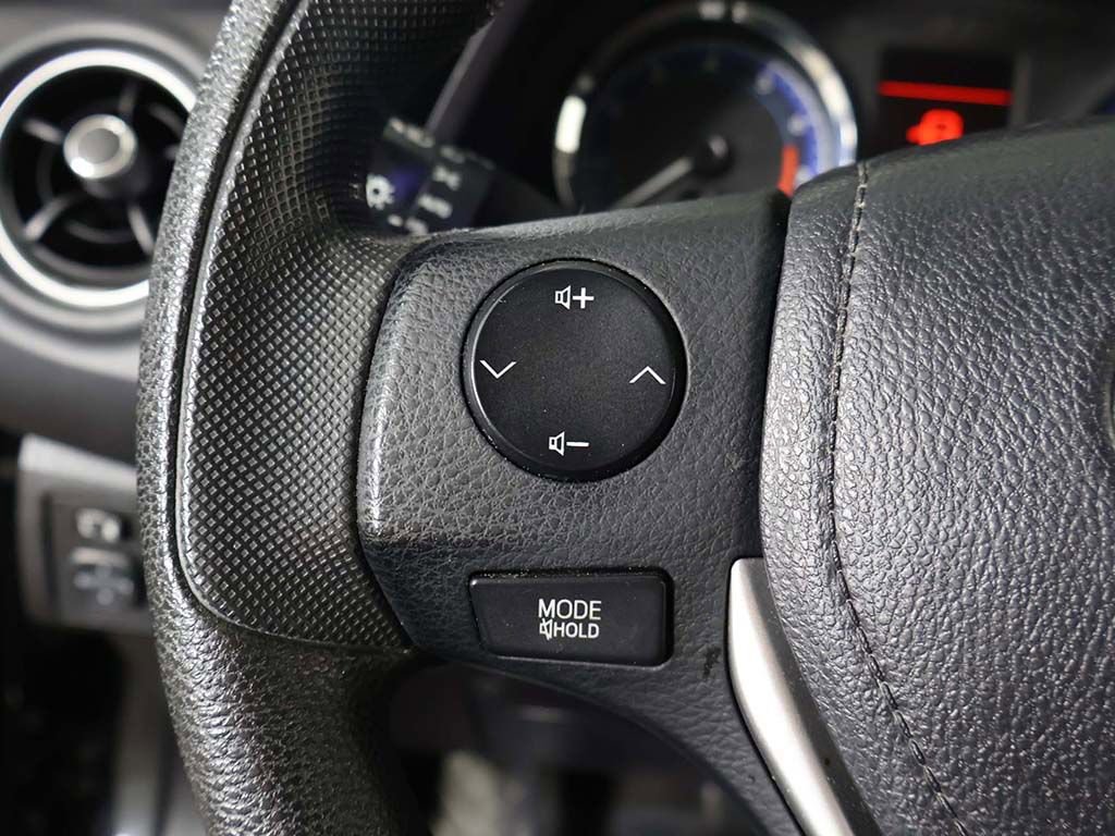 Used 2019 Toyota Corolla LE FWD image 35