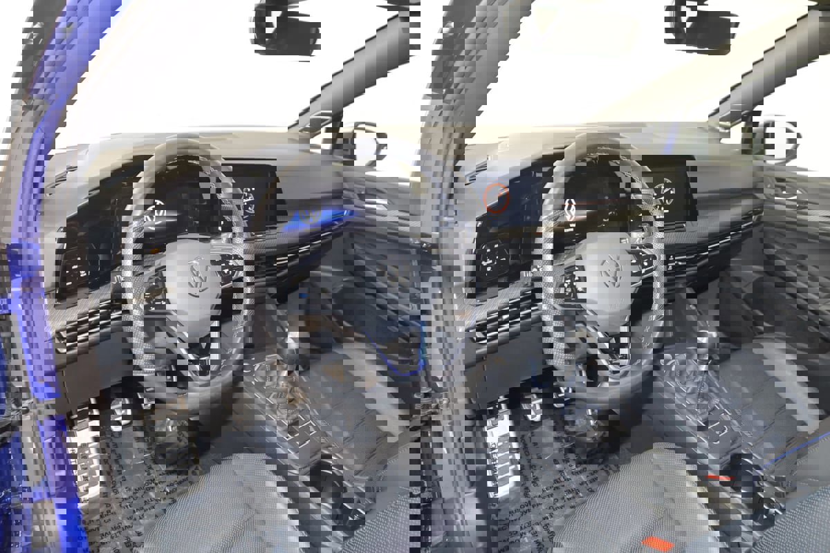 Used 2024 Volkswagen Golf R image 29