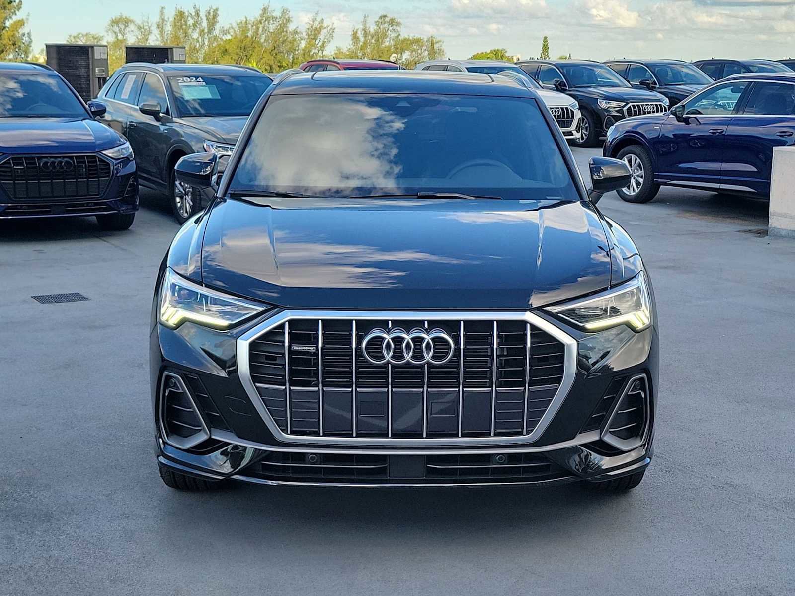 New 2025 Audi Q3 2.0T Premium image 9