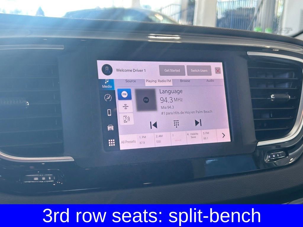 Used 2023 Chrysler Voyager LX image 12