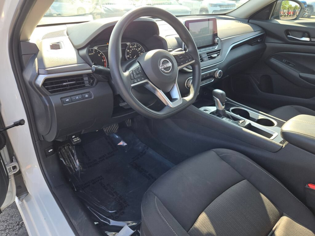 Used 2024 Nissan Altima 2.5 SV FWD image 29