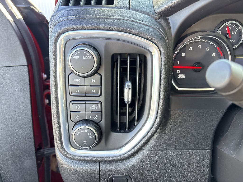 Used 2022 Chevrolet Silverado 3500 LT w/ Convenience Package image 12