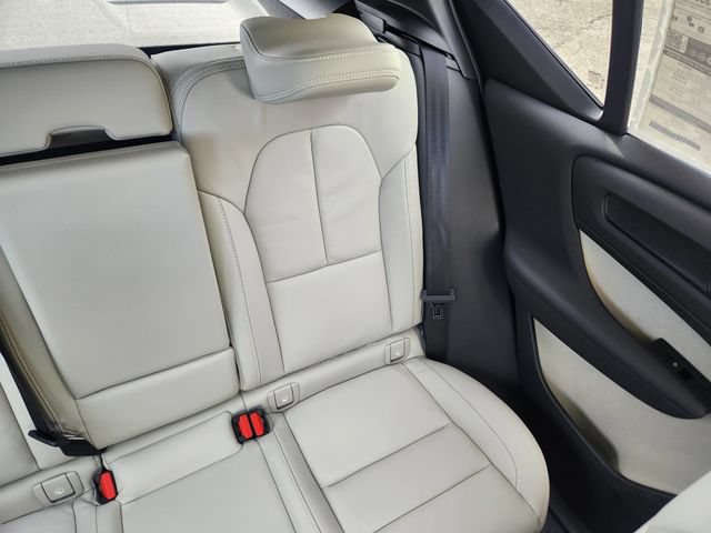 New 2026 Volvo XC40 B5 Plus w/ Protection Package Premier AWD/4WD image 15