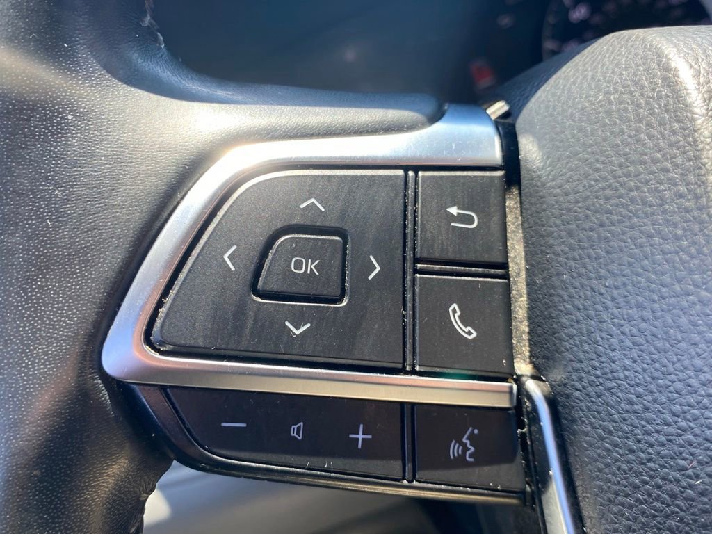 Used 2021 Toyota Highlander XLE FWD image 27