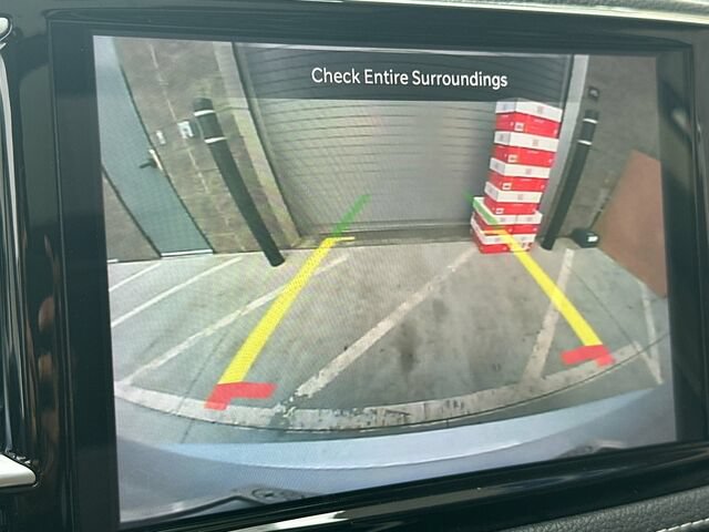 Used 2023 Chrysler Pacifica Limited FWD image 24