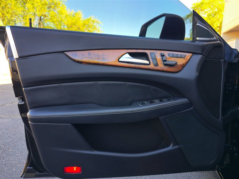 Used 2013 Mercedes-Benz CLS 550 w/ Premium I Pkg image 12