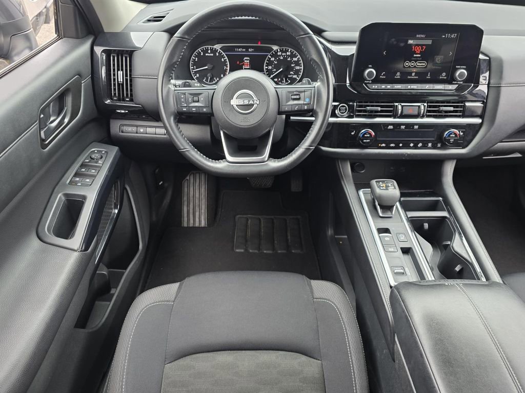 Used 2024 Nissan Pathfinder SV FWD image 12