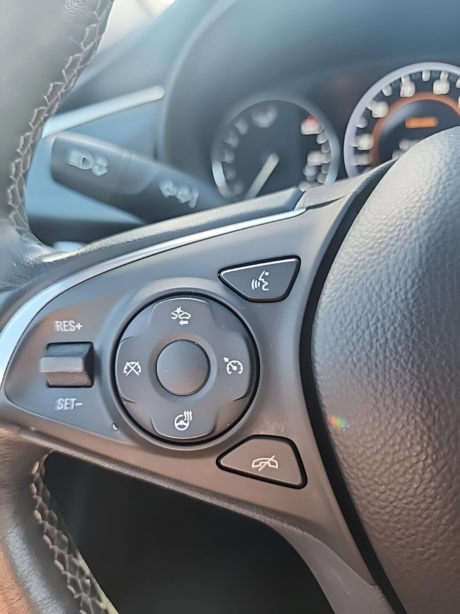 Used 2019 Buick Envision Premium w/ Driver Confidence Package image 17