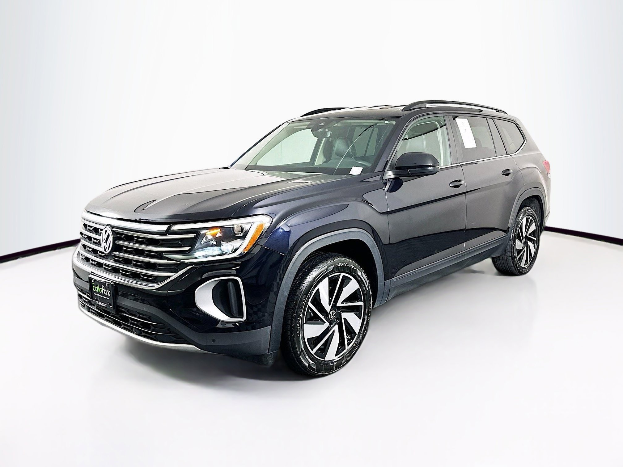 Used 2024 Volkswagen Atlas SE image 3