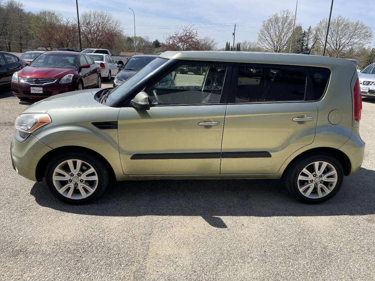 Used 2012 Kia Soul + w/ Audio Pkg FWD image 5